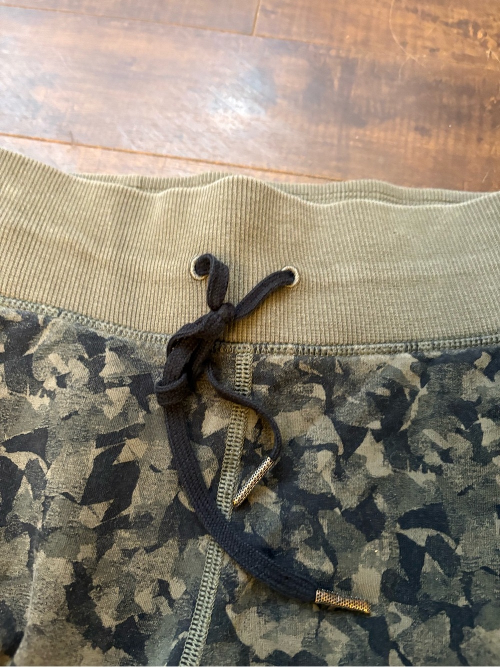 Lululemon No Sweat Mystic Jungle fatigue sweatpants - Picture 7 of 11